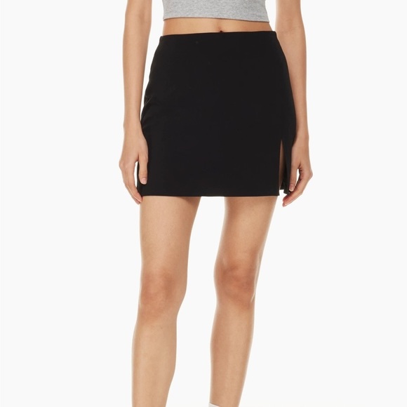 Aritzia Dresses & Skirts - NWT Aritzia Sunday Best Tatiana Skirt